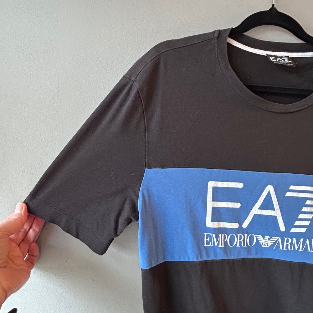 Emporio Armani EA7 Mens Black Blue Colorblock Logo T-Shirt Size M 273759 - Picture 2 of 9